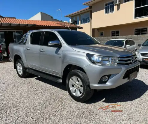 TOYOTA-HILUX-2016