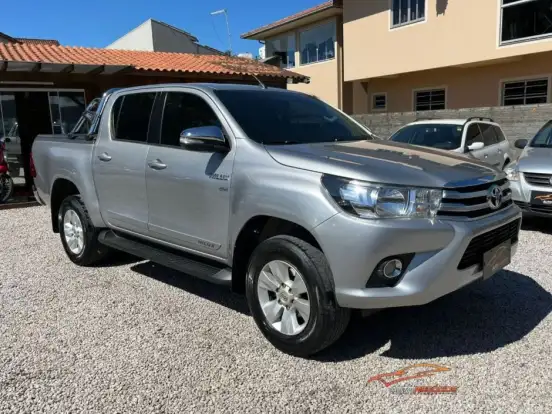 TOYOTA-HILUX-2.7 SRV 4X2 CD 16V FLEX 4P AUTOMÁTICO TOYOTA-HILUX-2016