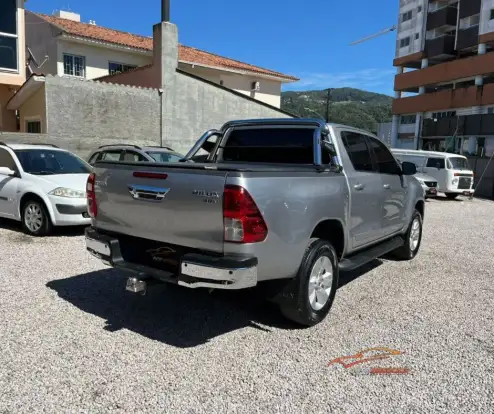 TOYOTA-HILUX-2016