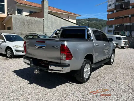 TOYOTA-HILUX-2.7 SRV 4X2 CD 16V FLEX 4P AUTOMÁTICO TOYOTA-HILUX-2016