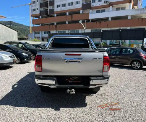 TOYOTA-HILUX-2016