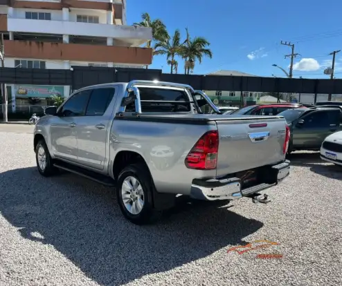 TOYOTA-HILUX-2016