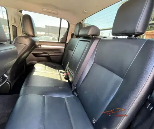 TOYOTA-HILUX-2016