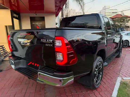 TOYOTA-HILUX-2025