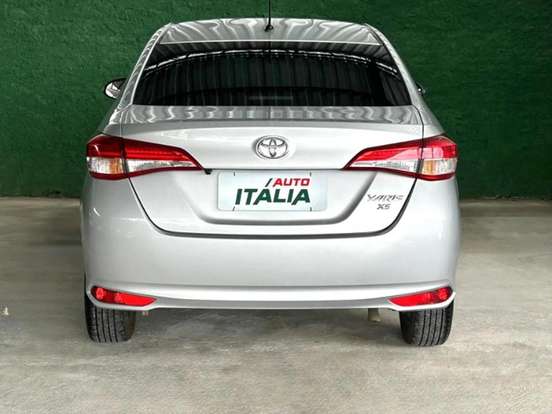TOYOTA-YARIS-2022