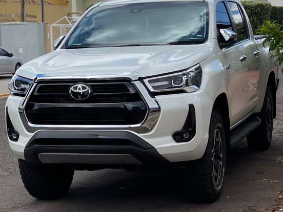 TOYOTA-HILUX-2.8 D-4D TURBO DIESEL CD SRX 4X4 AUTOMÁTICO TOYOTA-HILUX-2021