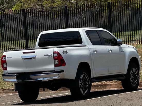 TOYOTA-HILUX-2.8 D-4D TURBO DIESEL CD SRX 4X4 AUTOMÁTICO TOYOTA-HILUX-2021