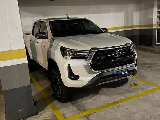 TOYOTA-HILUX-2.8 D-4D TURBO DIESEL CD SRX 4X4 AUTOMÁTICO TOYOTA-HILUX-2021