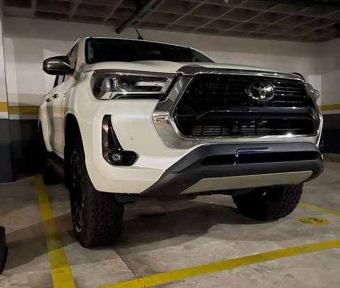 TOYOTA-HILUX-2021