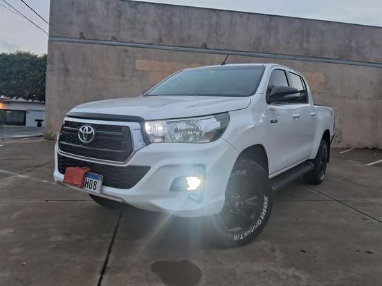 TOYOTA-HILUX-2.8 SR 4X4 CD 16V DIESEL 4P AUTOMÁTICO TOYOTA-HILUX-2020
