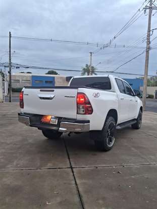 TOYOTA-HILUX-2020