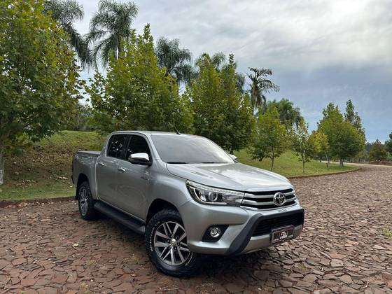 TOYOTA HILUX 2.8 SRX 4X4 CD 16V DIESEL 4P AUTOMÁTICO