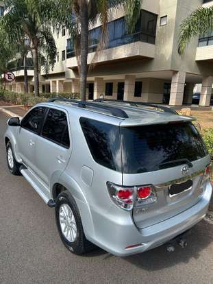 TOYOTA-HILUX SW4-2013