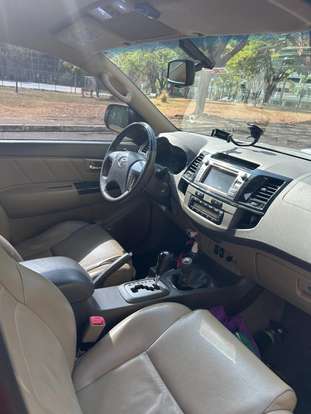 TOYOTA-HILUX SW4-2013