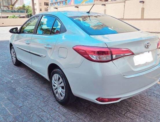 TOYOTA YARIS 1.5 16V FLEX SEDAN XL LIVE MULTIDRIVE