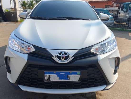 TOYOTA-YARIS-2024