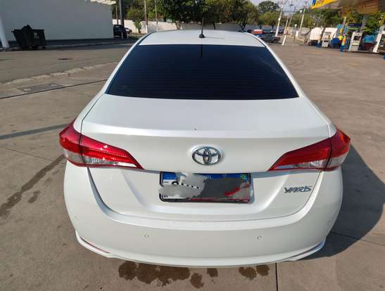 TOYOTA-YARIS-2024