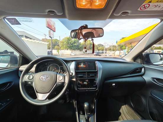 TOYOTA-YARIS-2024