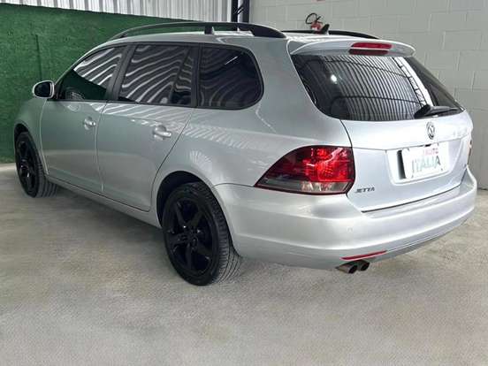 VOLKSWAGEN-JETTA-2011