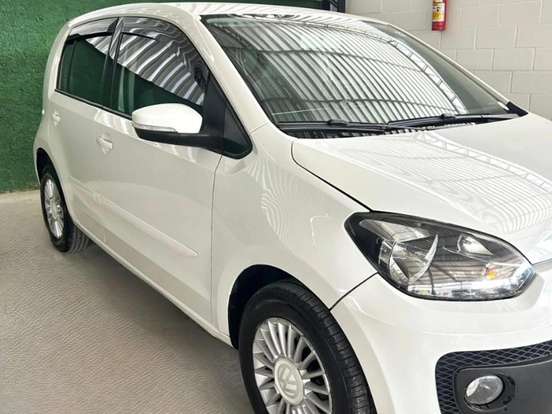 VOLKSWAGEN-UP-2015