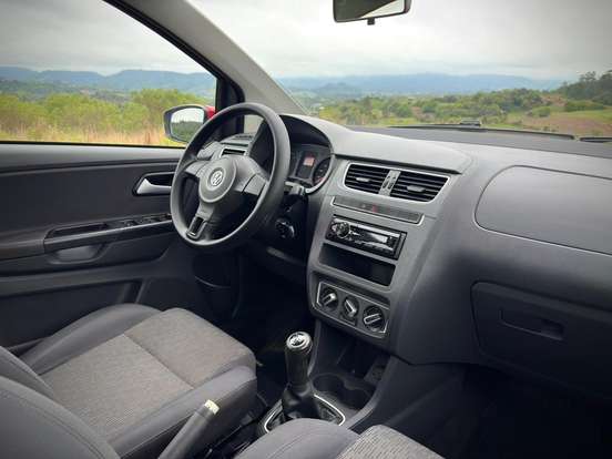 VOLKSWAGEN-FOX-1.0 MI 8V FLEX 4P MANUAL VOLKSWAGEN-FOX-2014
