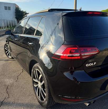 VOLKSWAGEN-GOLF-2014