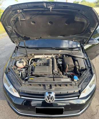 VOLKSWAGEN-GOLF-2014