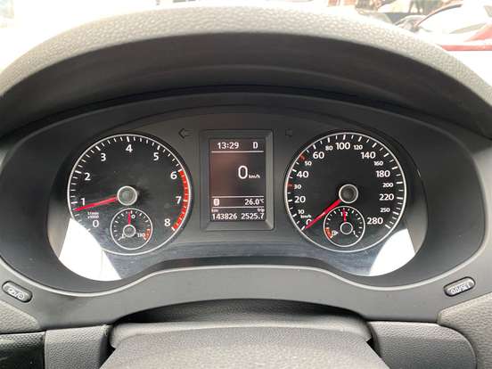 VOLKSWAGEN-JETTA-2.0 COMFORTLINE FLEX 4P TIPTRONIC VOLKSWAGEN-JETTA-2014