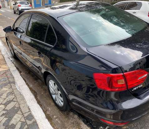 VOLKSWAGEN-JETTA-2014