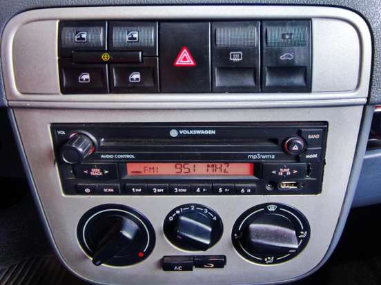 VOLKSWAGEN-PARATI-1.6 MI SURF 8V FLEX 4P MANUAL G.IV VOLKSWAGEN-PARATI-2010