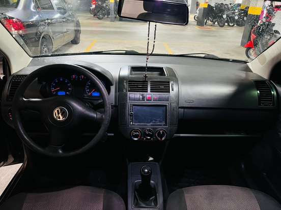 VOLKSWAGEN-POLO-2007