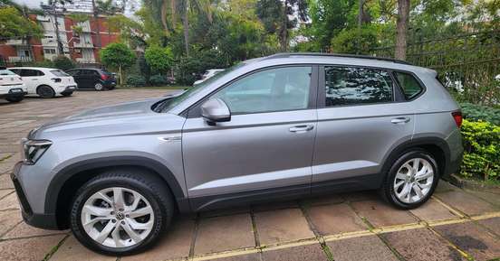 VOLKSWAGEN-TAOS-2023