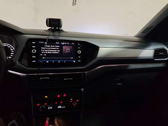 VOLKSWAGEN-T-CROSS-2019