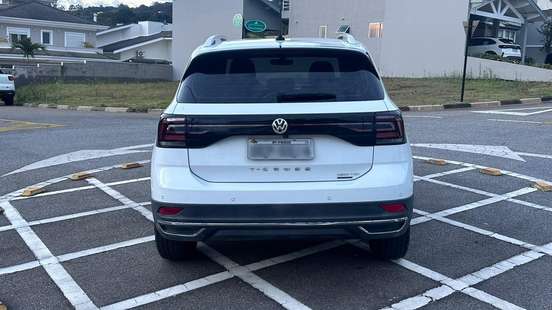 VOLKSWAGEN-T-CROSS-2019