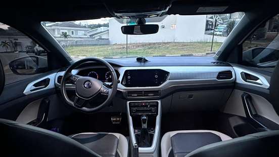VOLKSWAGEN-T-CROSS-2019
