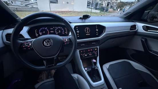 VOLKSWAGEN-T-CROSS-2019