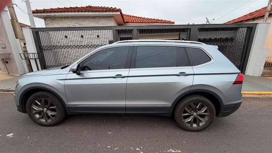 VOLKSWAGEN-TIGUAN-2019