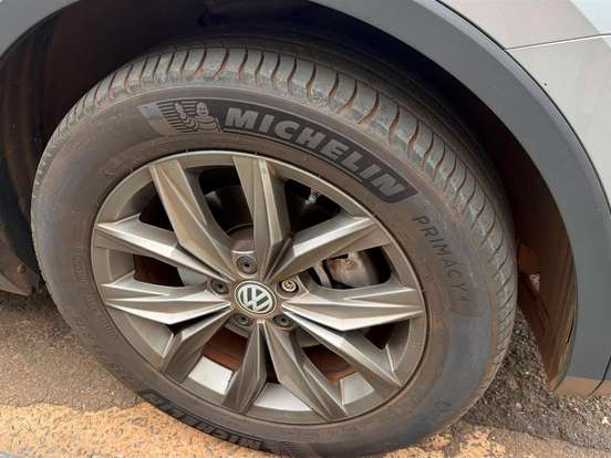 VOLKSWAGEN-TIGUAN-1.4 250 TSI TOTAL FLEX ALLSPACE COMFORTLINE TIPTRONIC VOLKSWAGEN-TIGUAN-2019