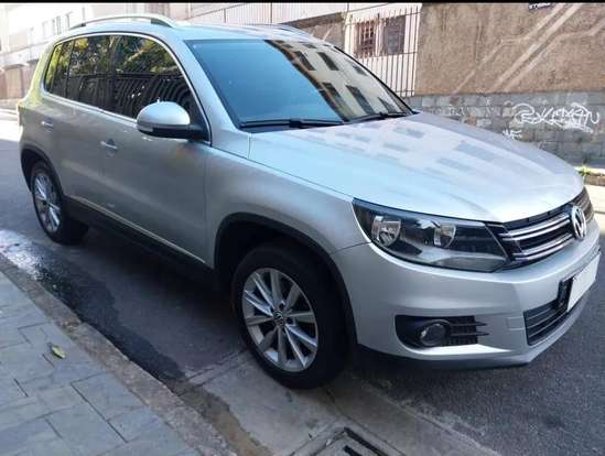 VOLKSWAGEN-TIGUAN-2011