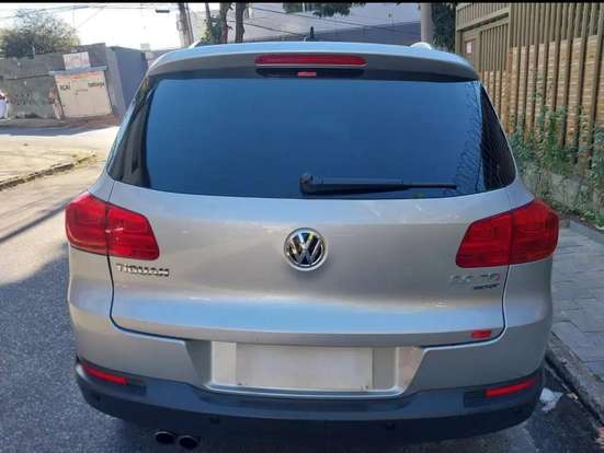 VOLKSWAGEN-TIGUAN-2011