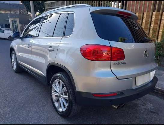 VOLKSWAGEN-TIGUAN-2011