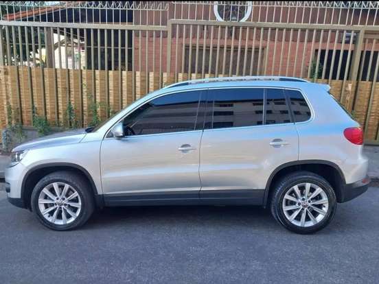 VOLKSWAGEN-TIGUAN-2.0 TSI 16V TURBO GASOLINA 4P TIPTRONIC VOLKSWAGEN-TIGUAN-2011