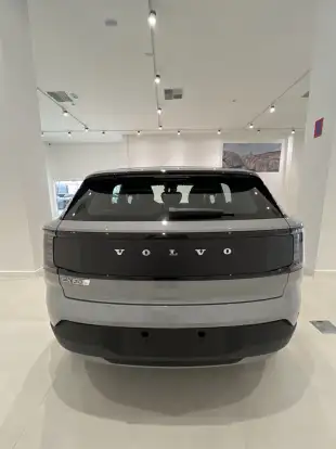 VOLVO-EX30-2026