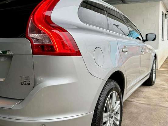 VOLVO-XC60-2016