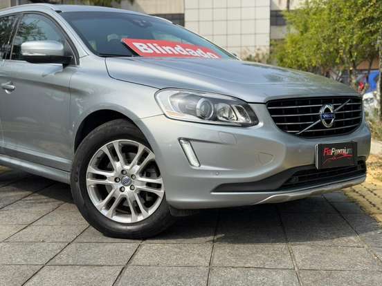 VOLVO-XC60-2016