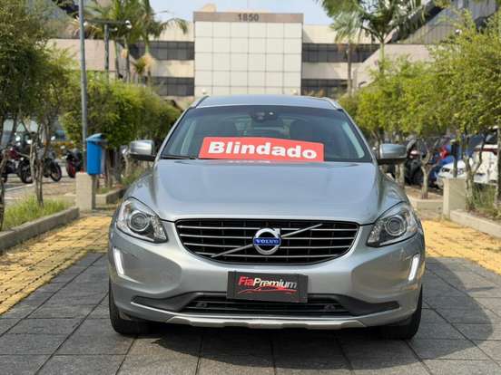 VOLVO-XC60-2016