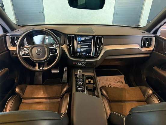 VOLVO-XC60-2019