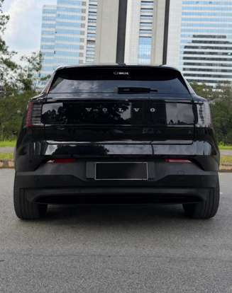VOLVO-EX30-2024