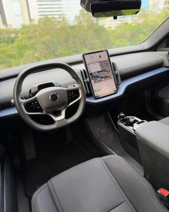 VOLVO-EX30-2024
