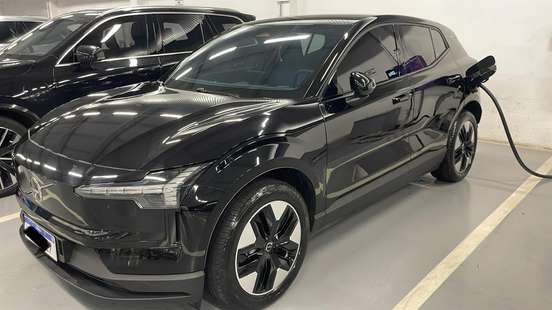 VOLVO-EX30-2024